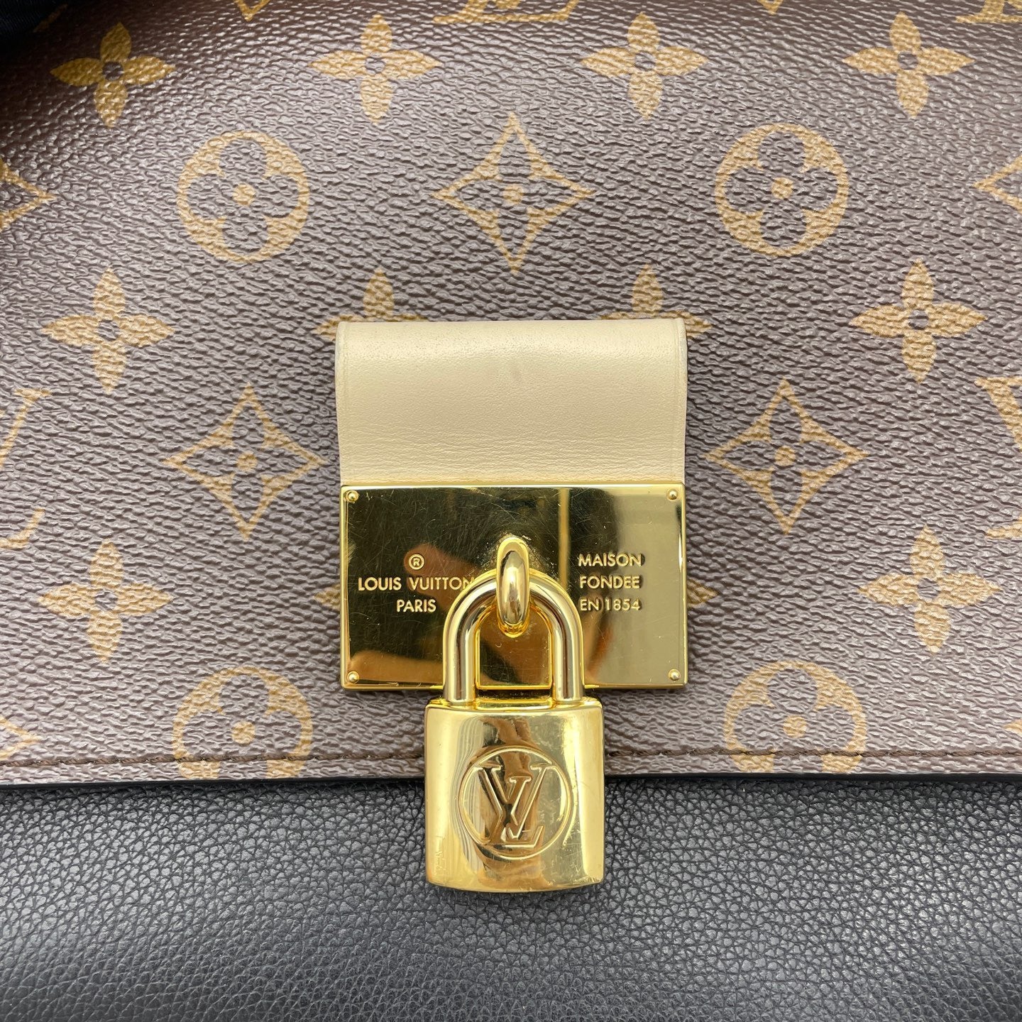 Louis Vuitton - Lock Messenger Bag - Monogram canvas and grained leather - Brown and Black - (medium)