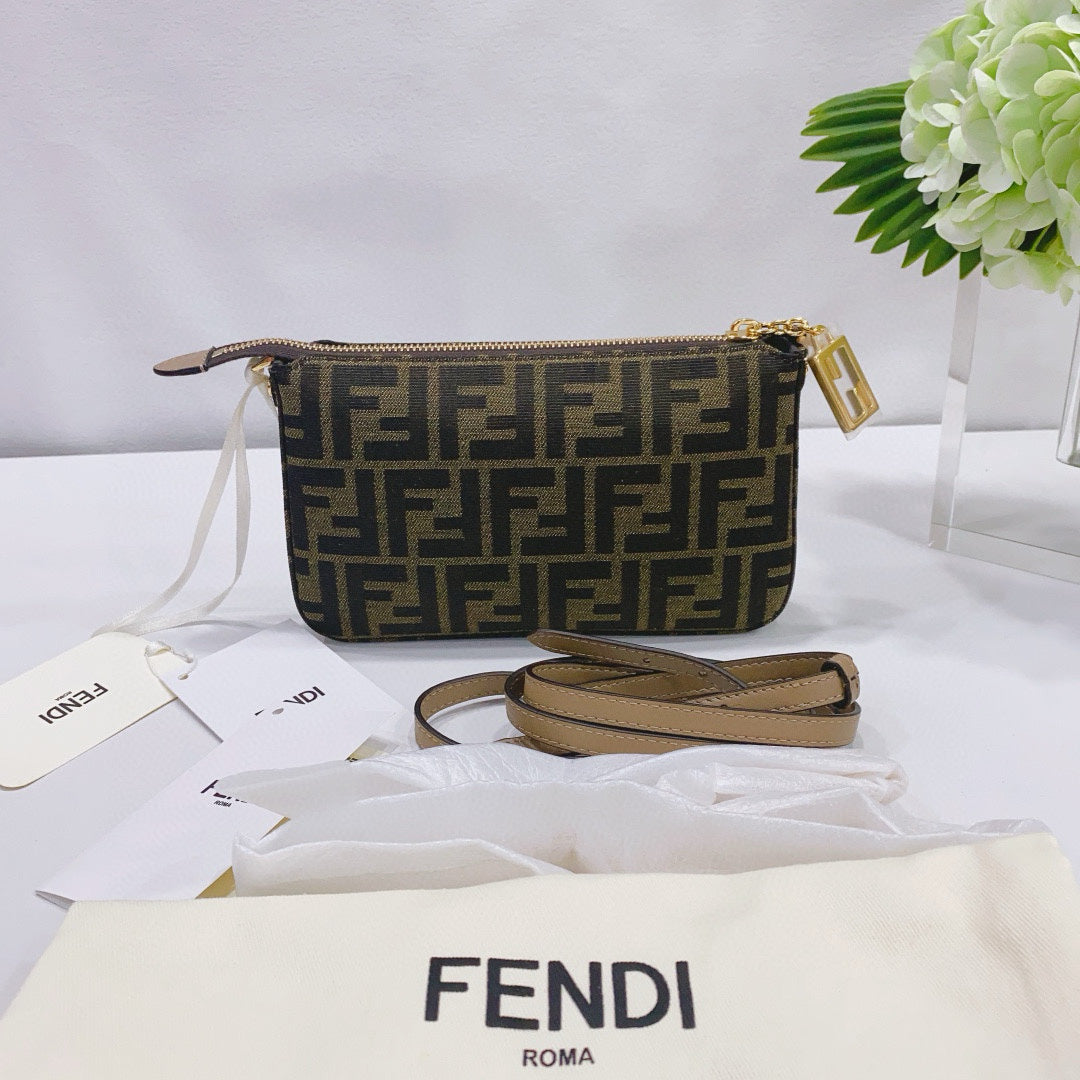 Fendi - Baguette Pouch - Jacquard canvas with leather trim - Brown - (mini)