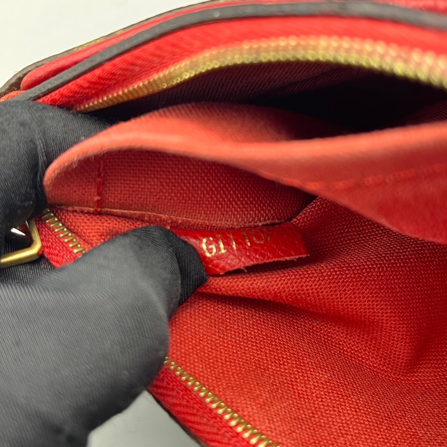 Louis Vuitton - Pochette Accessoires (Red Interior) - Monogram coated canvas with red grained leather trim - Brown - (mini)