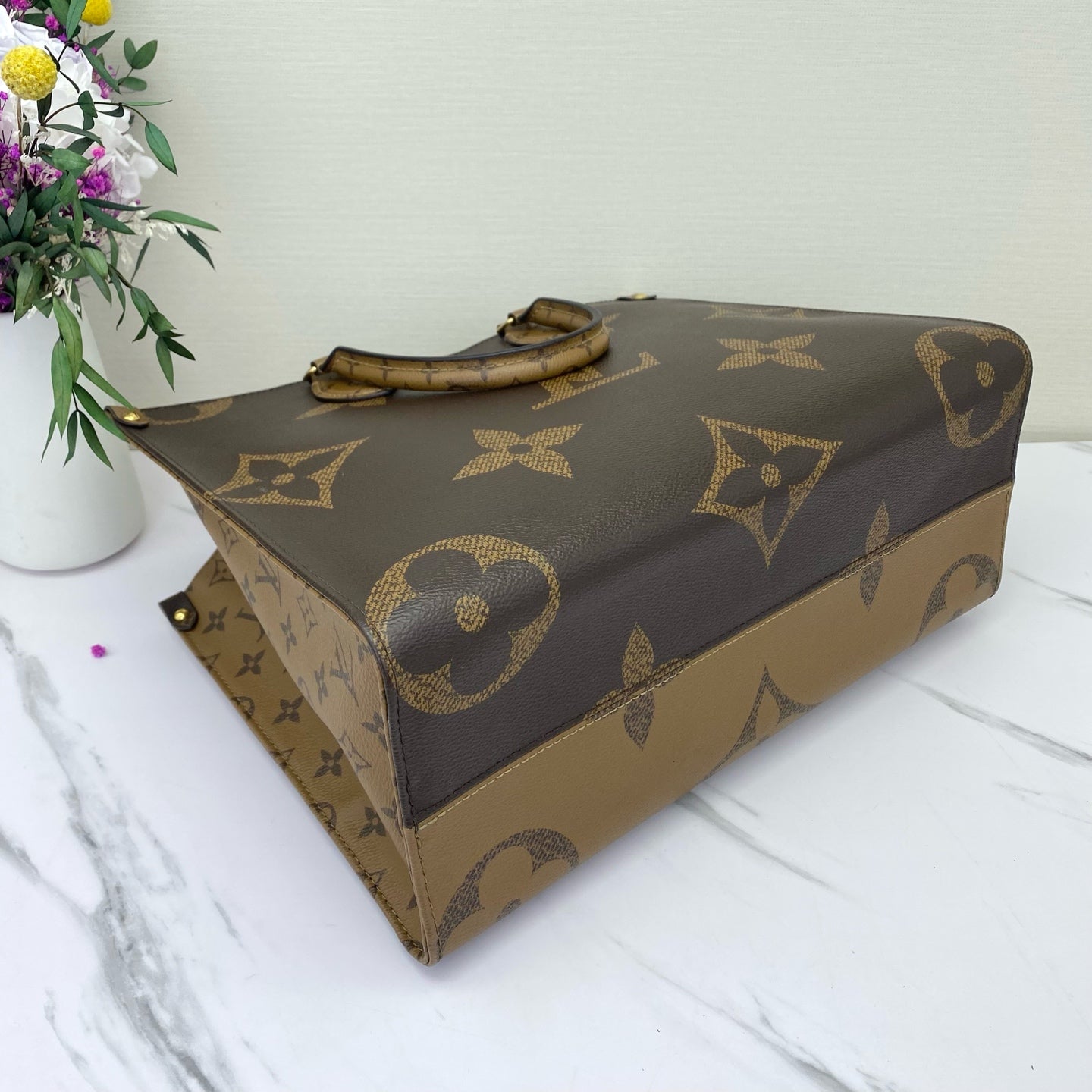 Louis Vuitton - Onthego - Giant Monogram coated canvas with leather trim - Brown - (medium)
