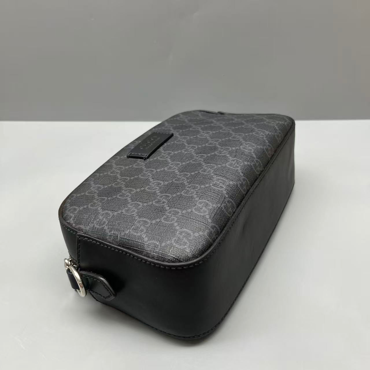 Gucci - GG Supreme Camera Bag - Coated canvas with leather trim - Black - (medium)