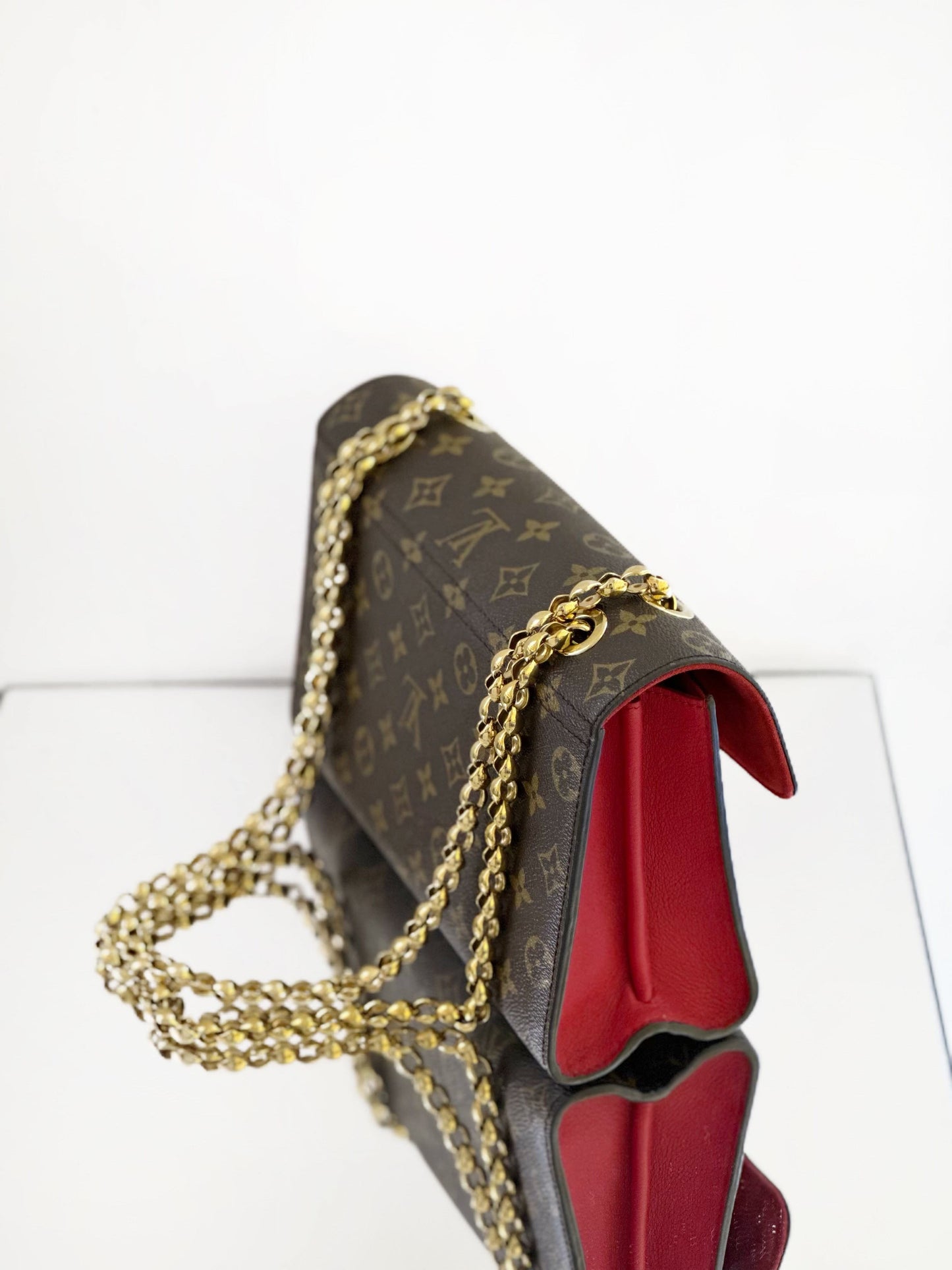 Louis Vuitton - Victoire - Monogram coated canvas and smooth cowhide leather - Monogram Brown and Red - (medium)
