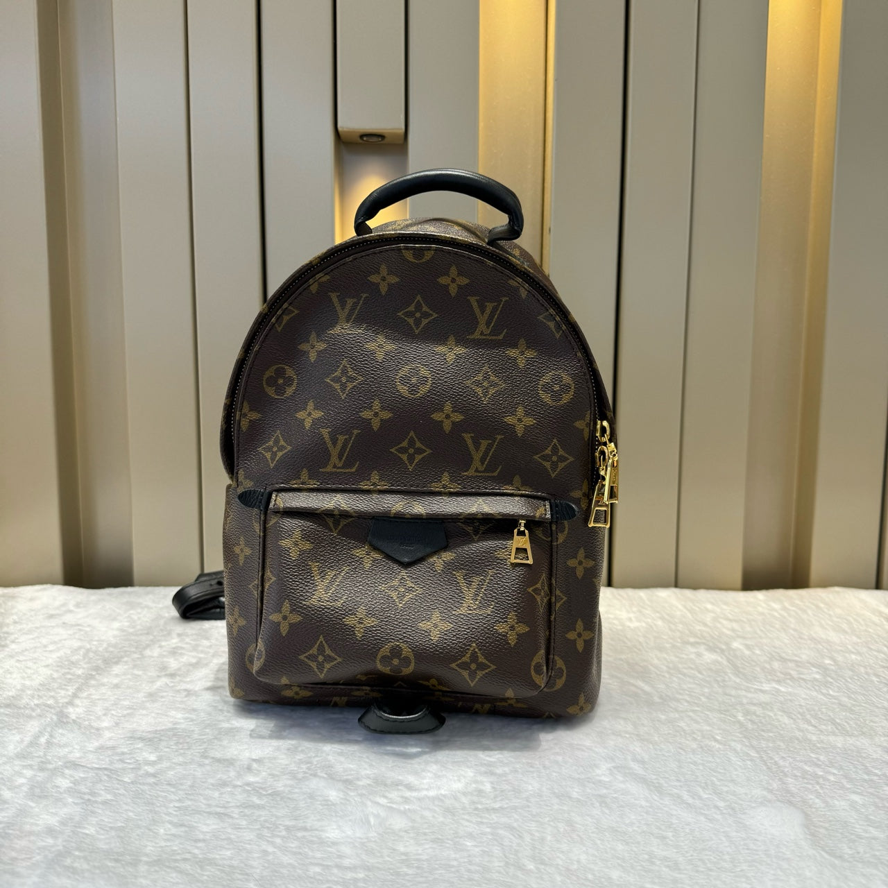 Louis Vuitton - Palm Springs Mini Backpack - Monogram coated canvas with black cowhide leather trim and padded straps - Brown - (Mini)