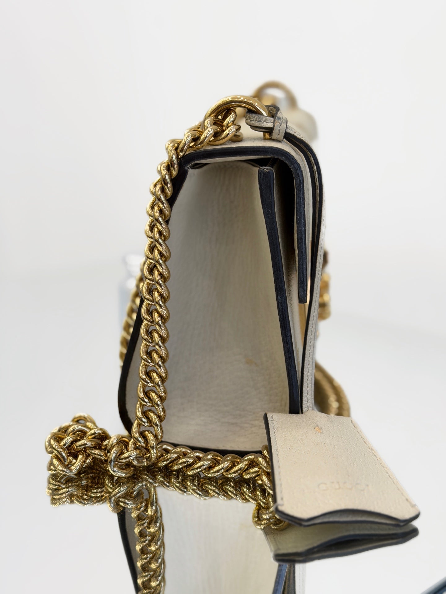 Gucci - Padlock Small Shoulder Bag with Bee Motif - Grained leather - White - (Small)