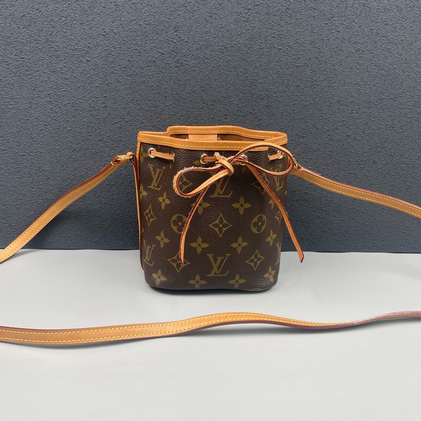 Louis Vuitton - Nano Noe - Monogram coated canvas with Vachetta leather trim - Brown - (Mini)