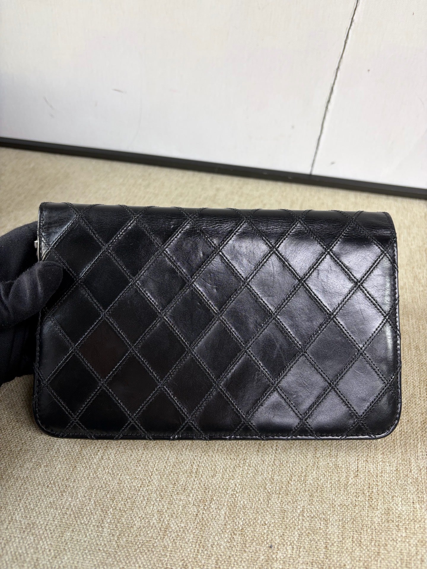 Chanel - WOC (Wallet on Chain) - Outer Stitch - Cowhide leather - Black - (Mini)