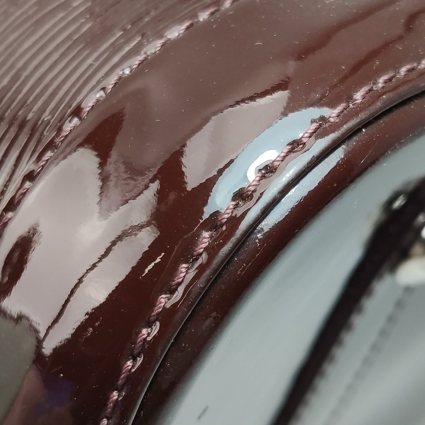 Louis Vuitton - Alma BB - Epi patent leather - Burgundy - (Small)