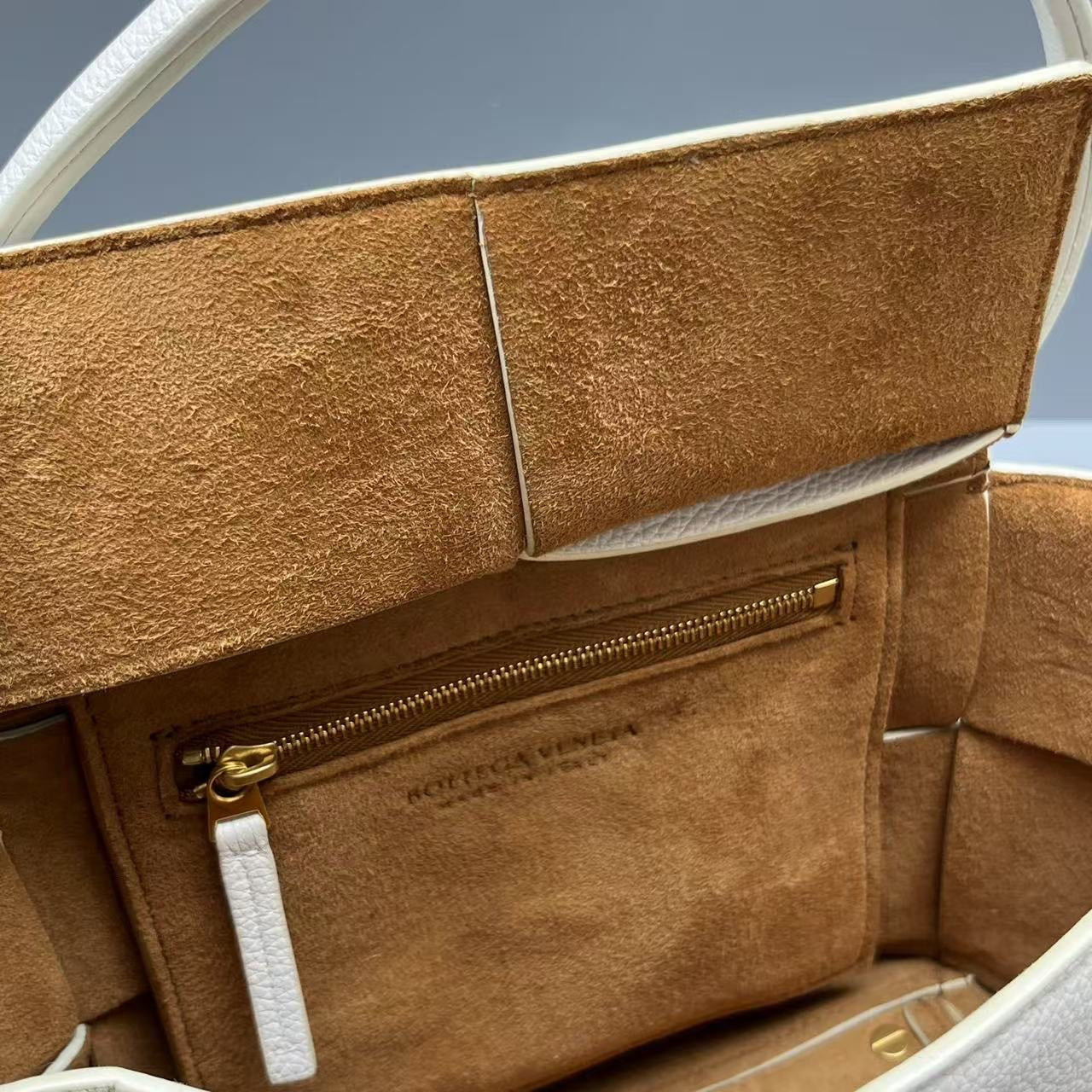 Bottega Veneta - Arco Shoulder Bag - Leather - White - (small)