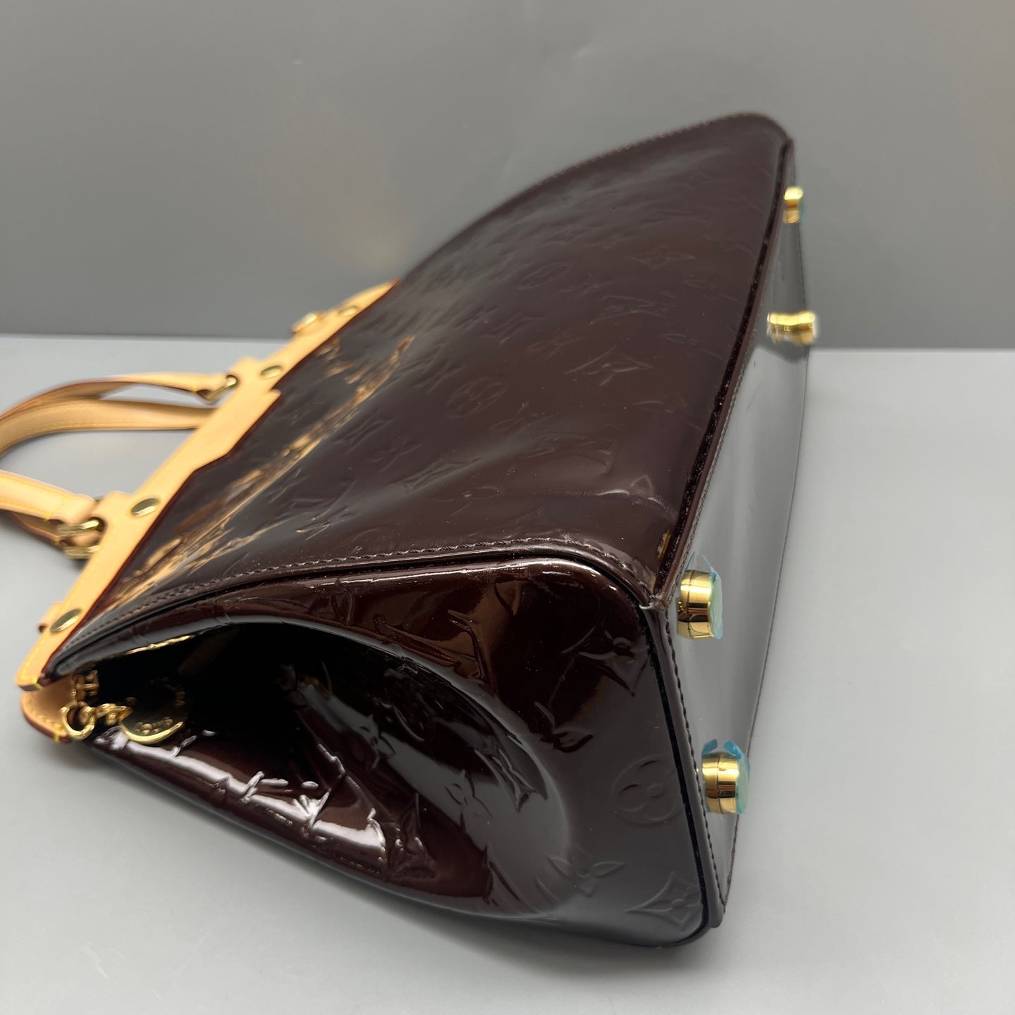 Louis Vuitton - Brea MM - Monogram Vernis patent leather with Vachetta leather trim - Burgundy - (Medium)