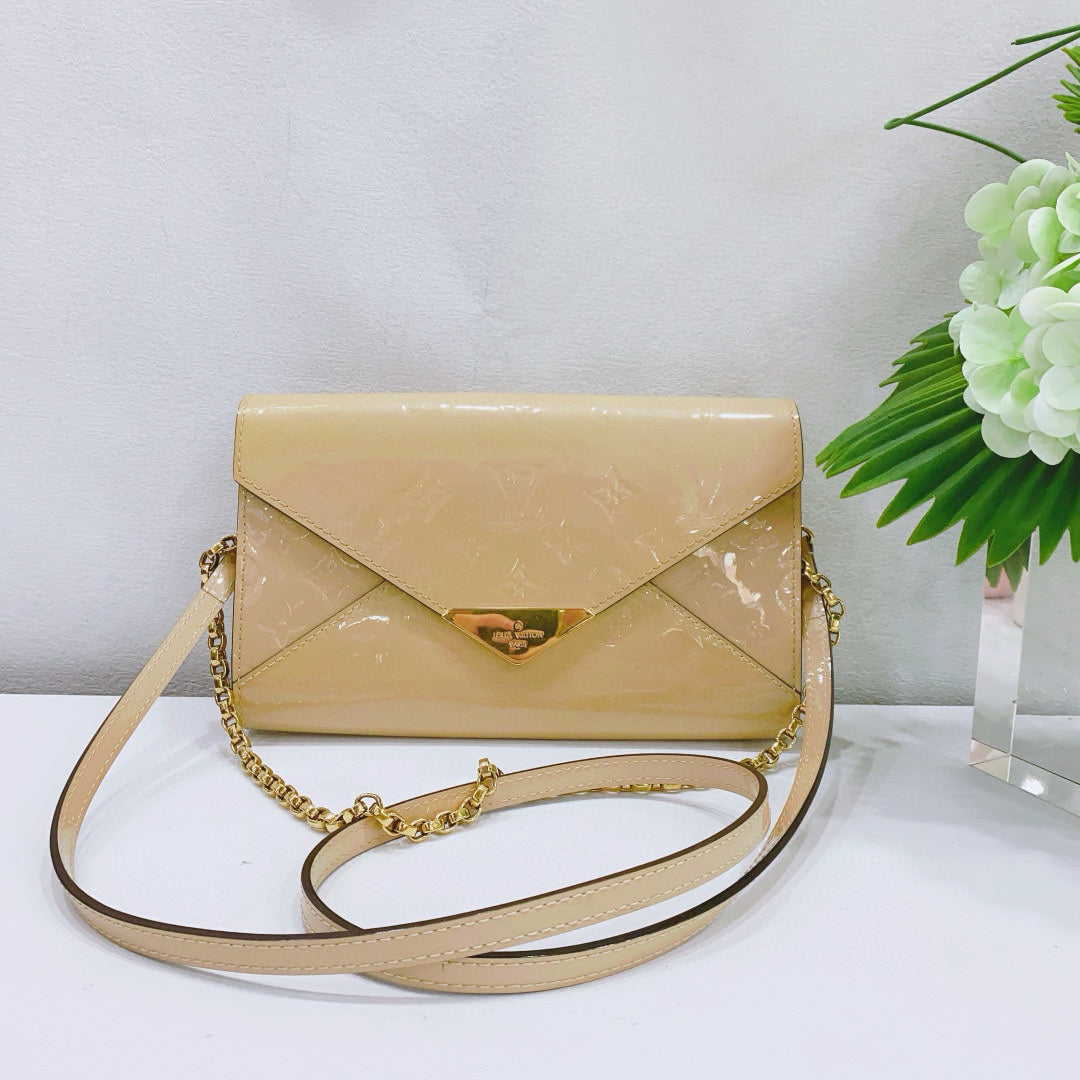 Louis Vuitton - Mira Wallet on Chain - Patent leather - Beige - (Small)