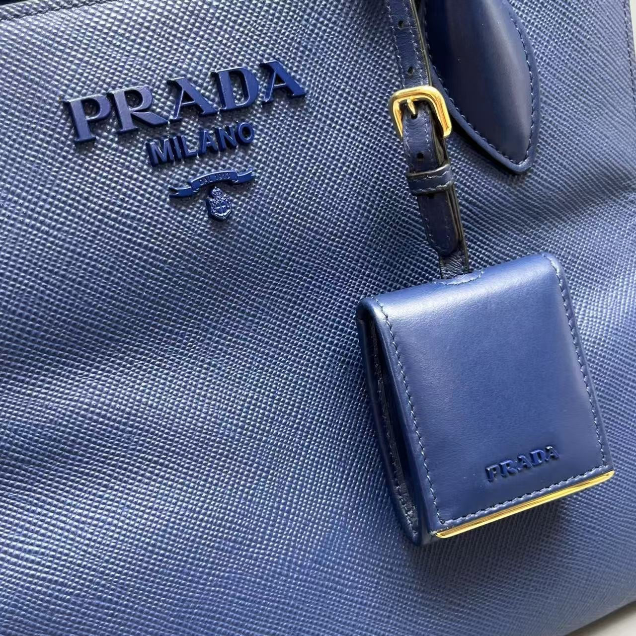 Prada - Monochrome Tote - Saffiano leather - Navy - (medium)