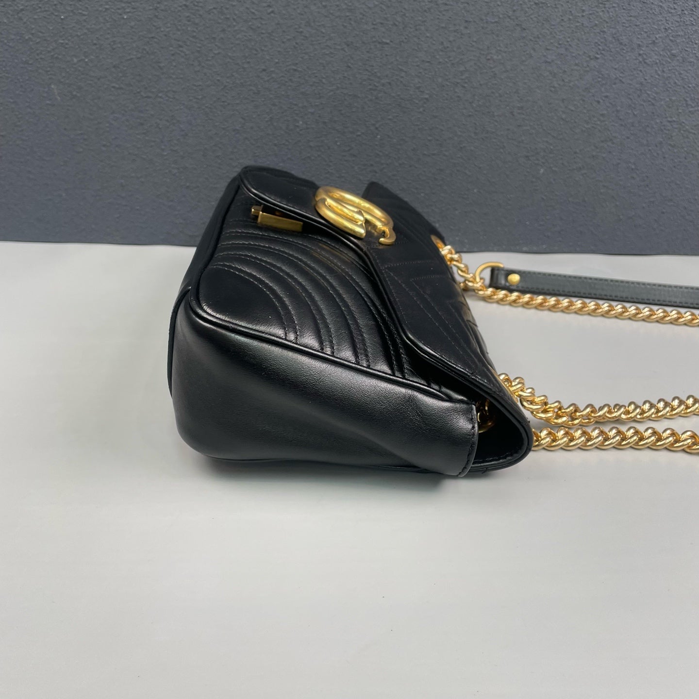 Gucci - GG Marmont Matelassé Shoulder Bag - Leather - Black - (Medium)