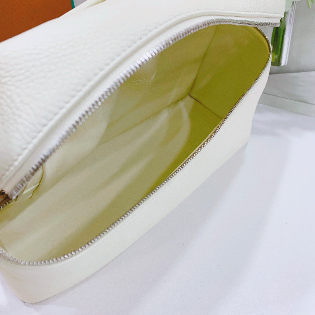 Loro Piana - Extra Pocket L27 - Grained leather - Milkshake White - (small)