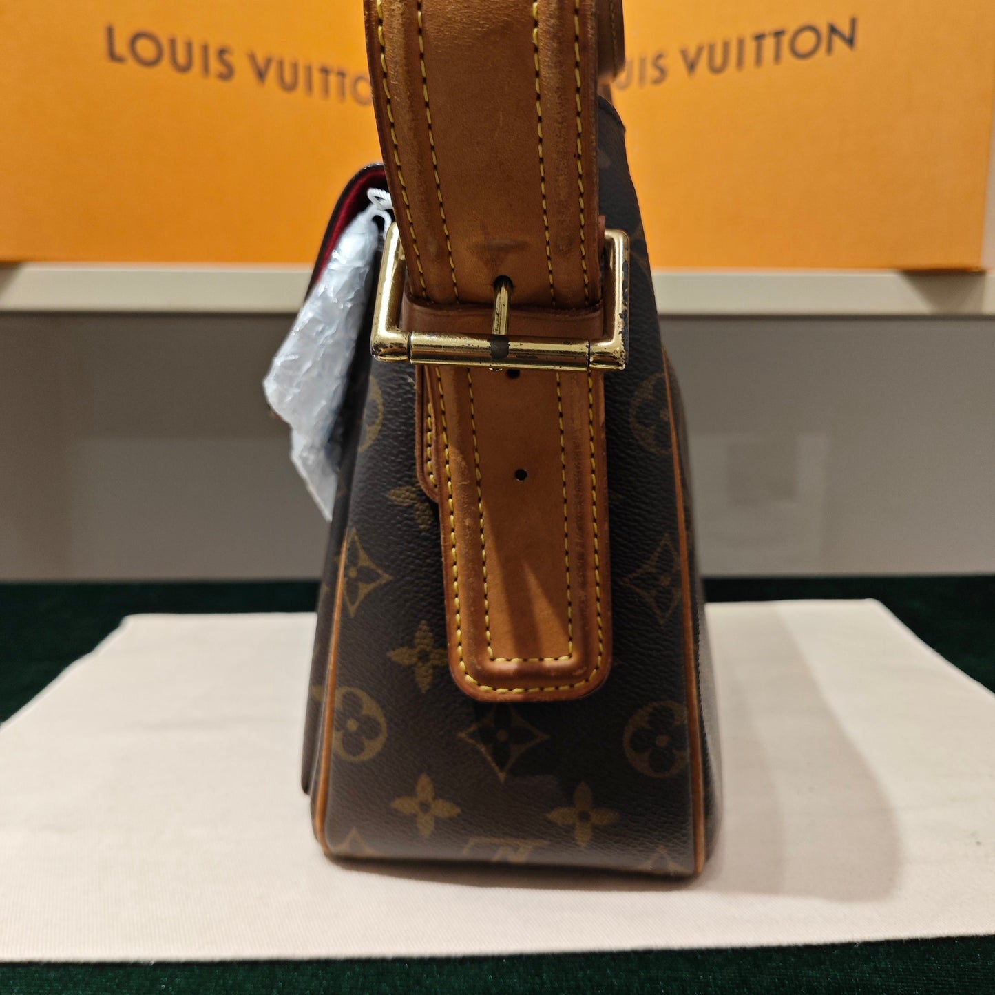 Louis Vuitton - Monogram Flap Shoulder Bag - Monogram coated canvas with Vachetta leather trim - Brown - (Medium)