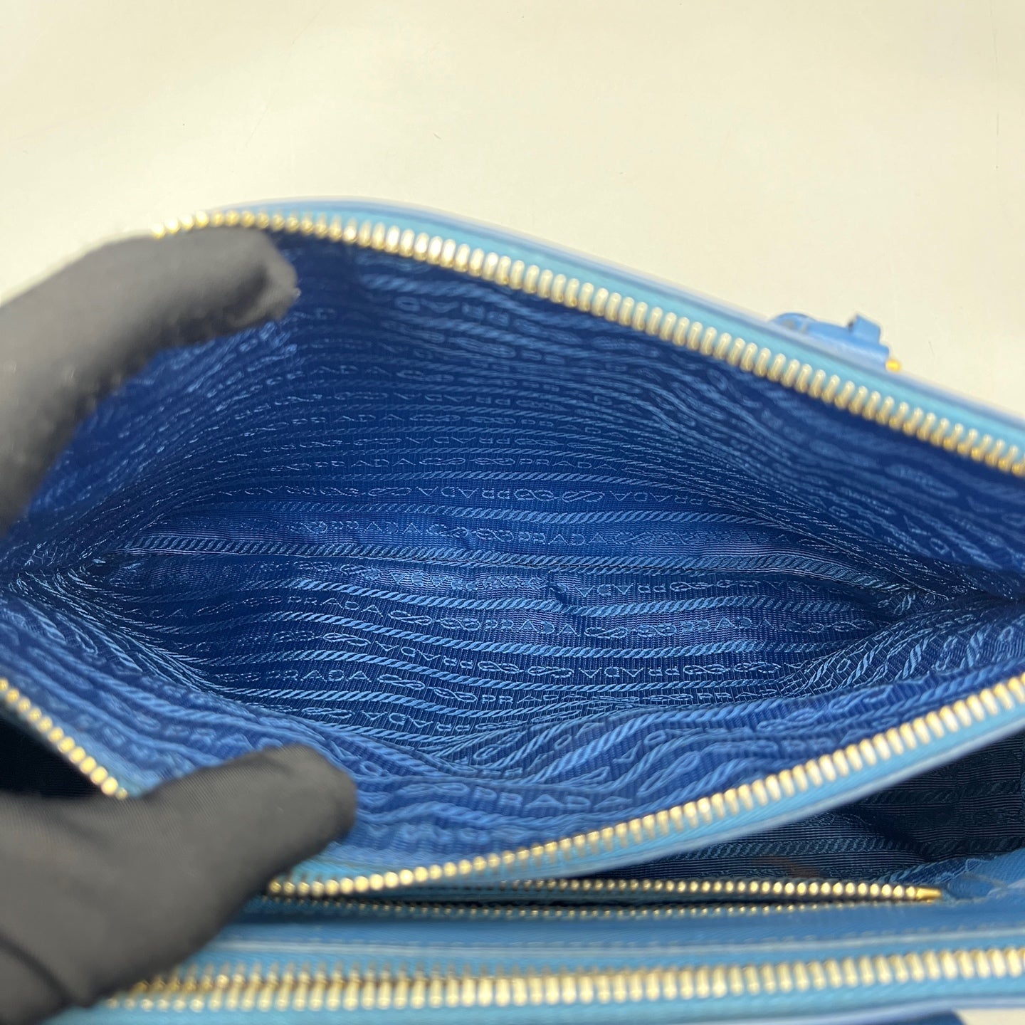 Prada - Saffiano Lux Tote - Leather - Blue - (medium)