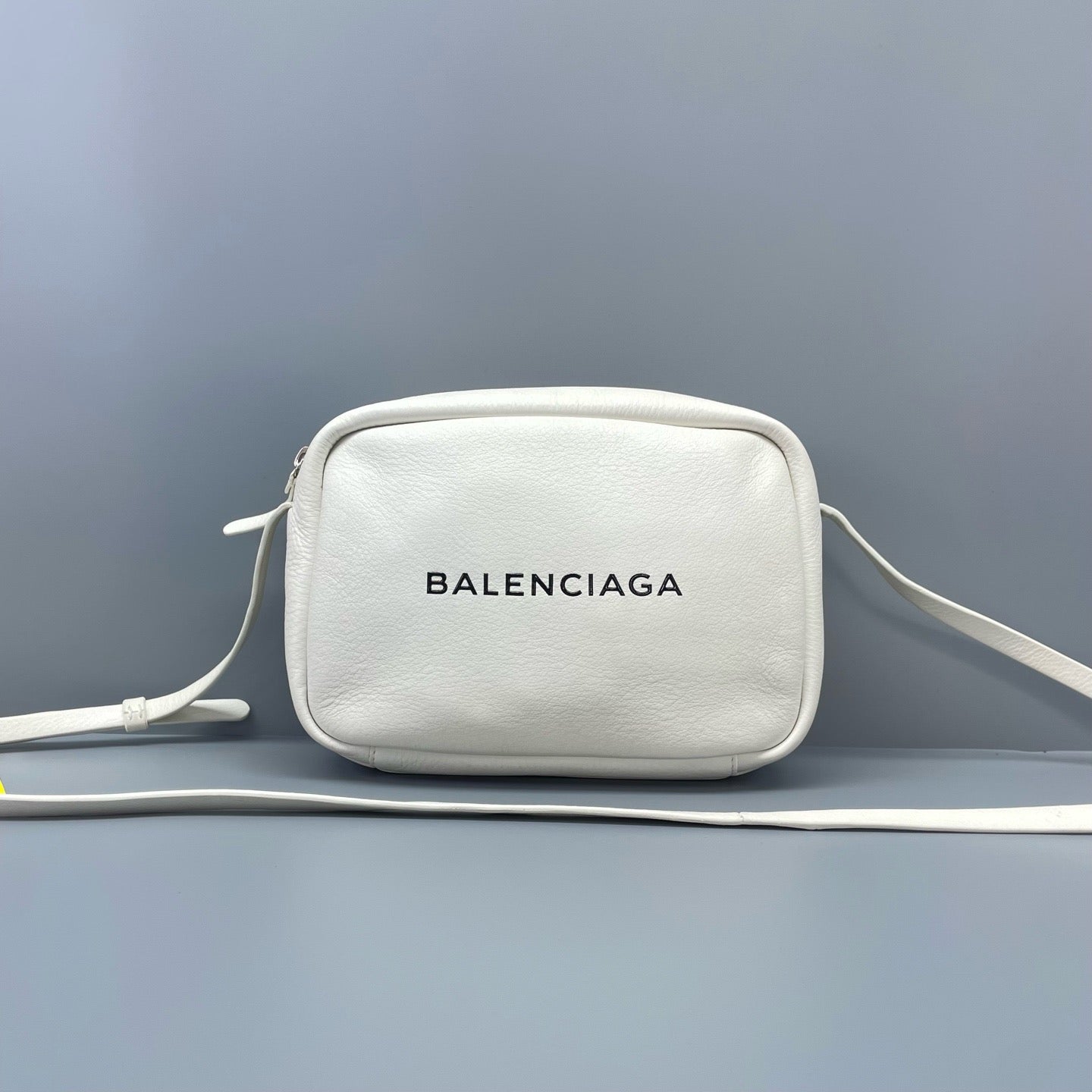 Balenciaga - Everyday Camera Bag - Grained calfskin leather - White - (Small)