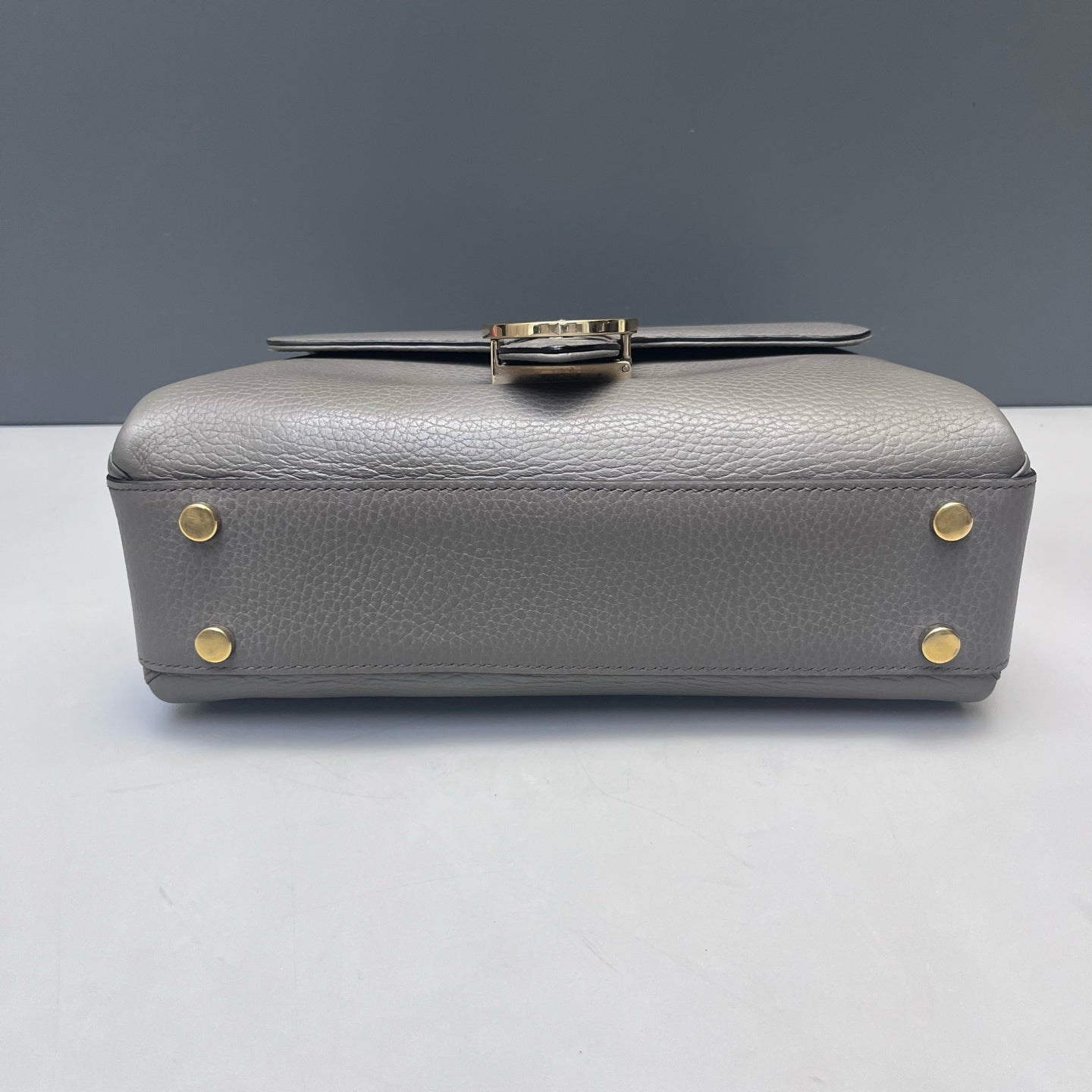 Gucci - Accordion Flap Shoulder Bag with Interlocking G - Grained leather - Grey - (Medium)