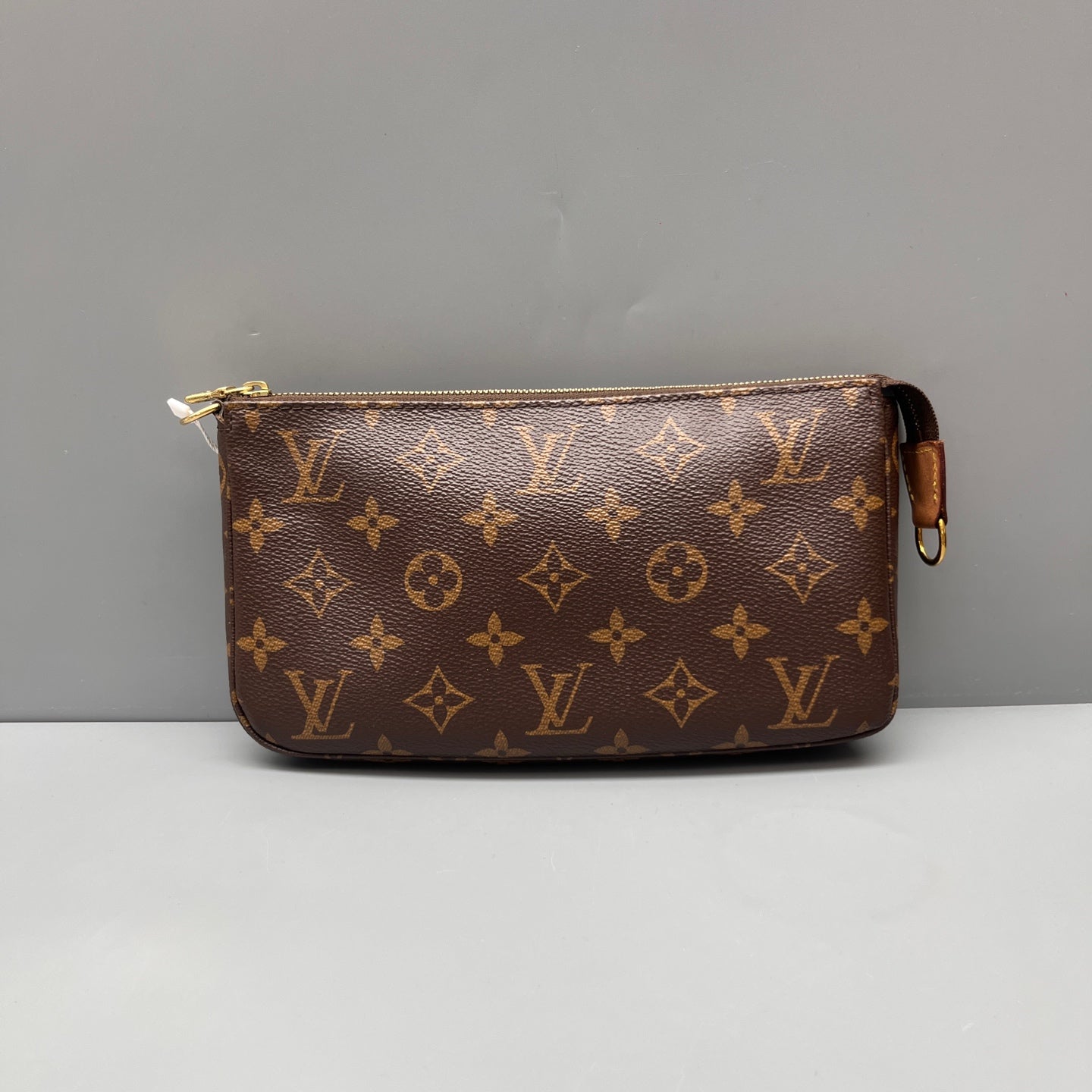 Louis Vuitton - Pochette Accessoires - Monogram coated canvas with Vachetta leather trim - Brown - (small)