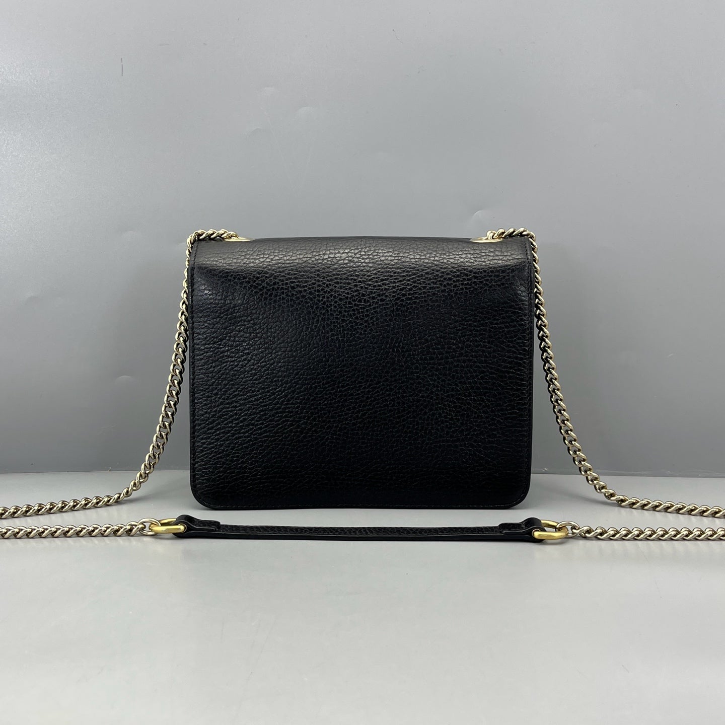 Gucci - Interlocking G Small Shoulder Bag - Grained leather - Black - (small)