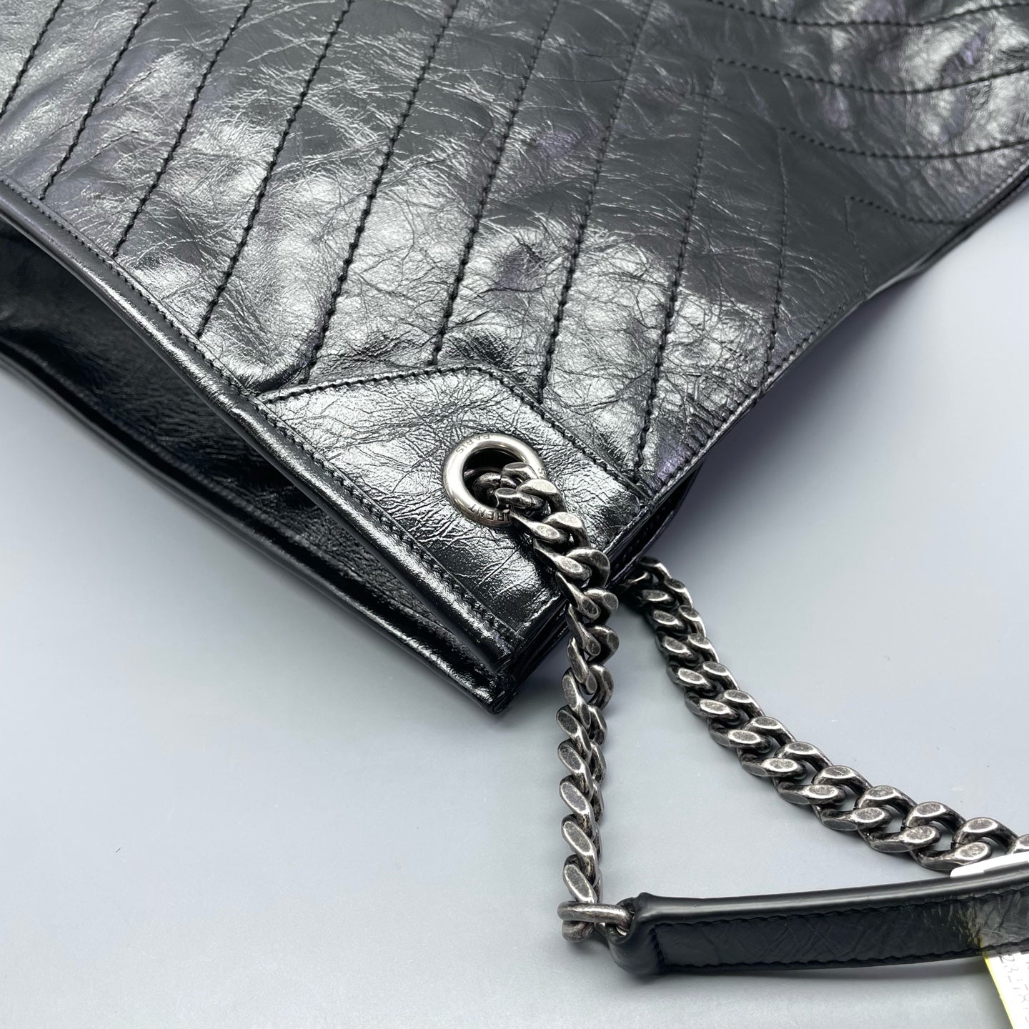 Saint Laurent - Niki Tote - Crinkled vintage leather - Black - (Large)
