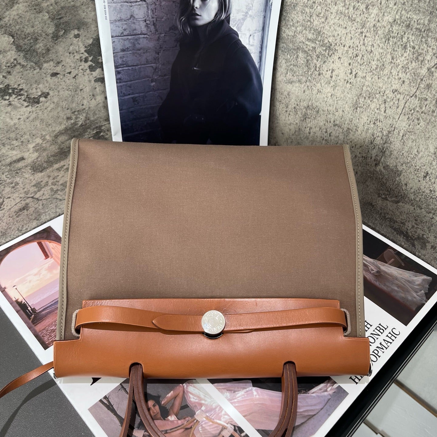 Hermès - Herbag Zip 31 - Toile H canvas and Barenia leather - Ebony brown and Elephant Grey canvas with Barenia leather accents - (Medium)