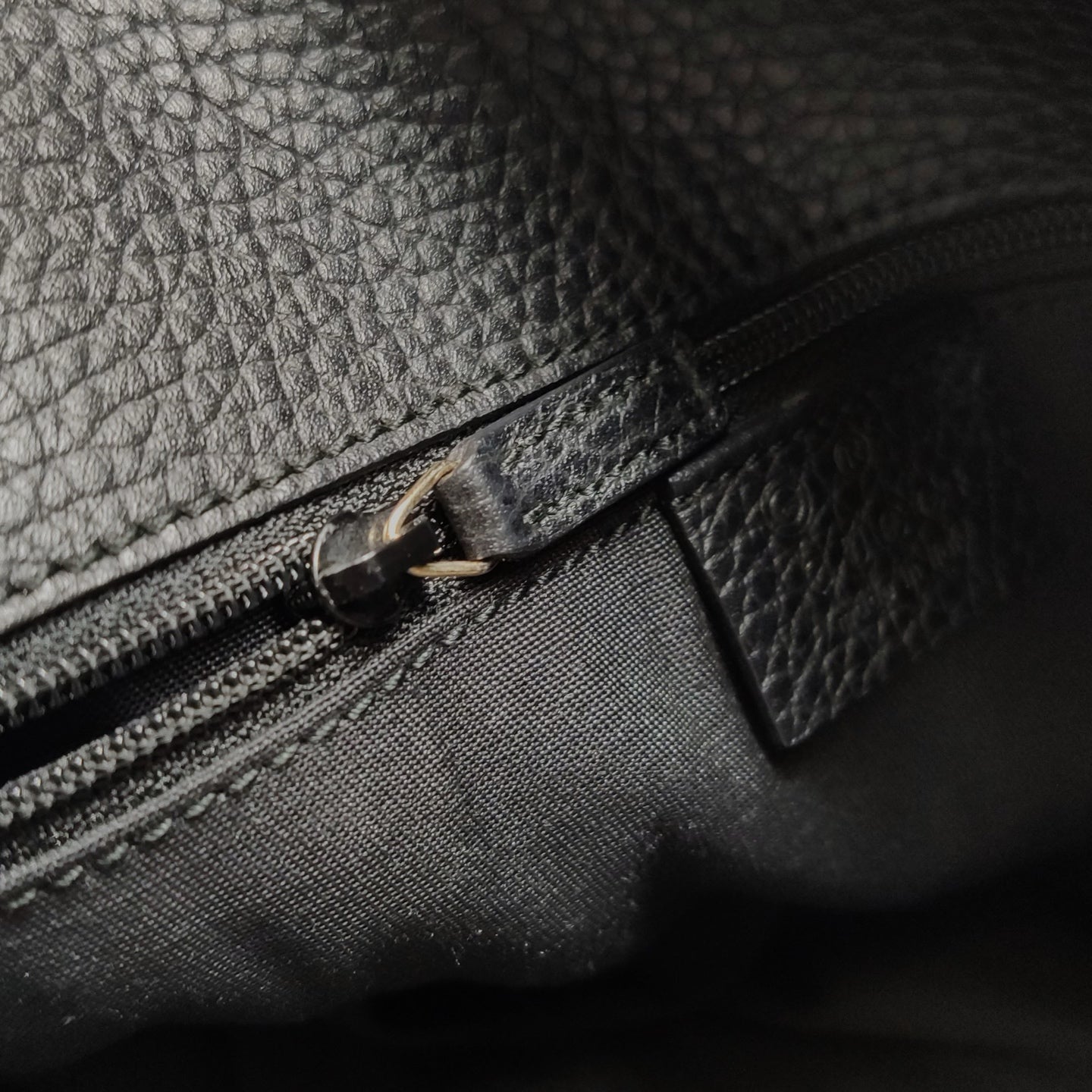 Gucci - Grained Leather Gold Logo Tote Bag - Leather - Black - (large)