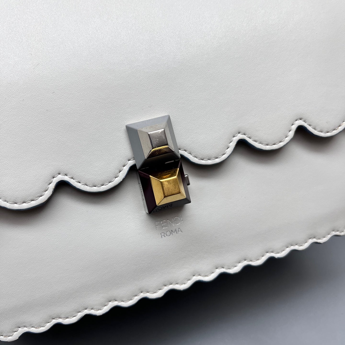 Fendi - Kan I - Leather - White - (medium)