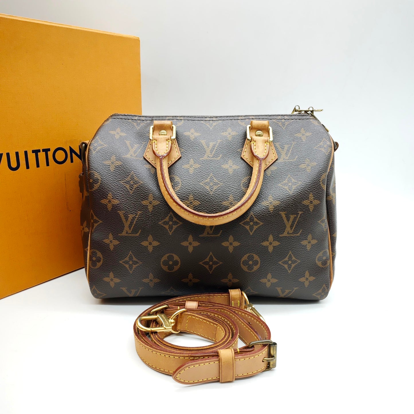 Louis Vuitton - Speedy 25 Bandouliere - Monogram coated canvas with natural cowhide leather trim - Brown - (Small)