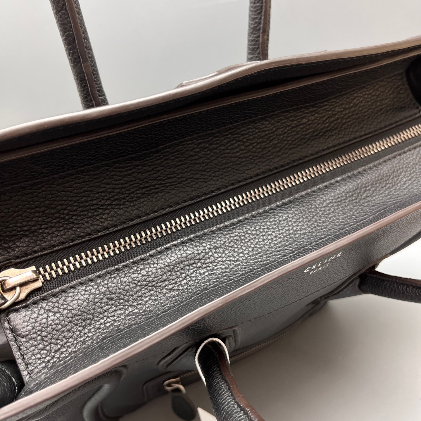 Celine - Luggage Tote Mini - Grained leather - Black - (Medium)
