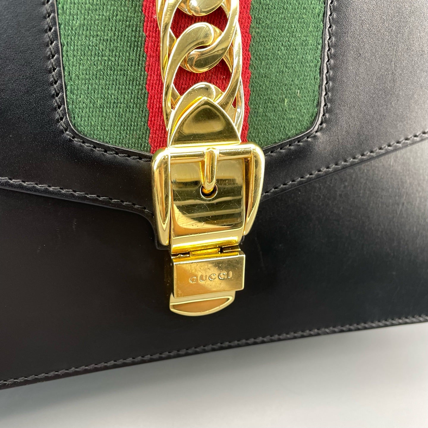 Gucci - Sylvie - Leather - Black - (Medium)