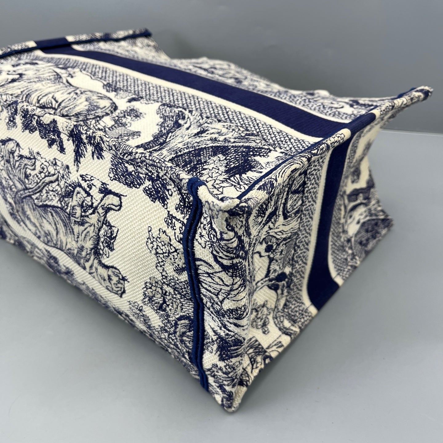 Dior - Book Tote - Embroidered canvas - Navy Blue and Off-White - (Medium)