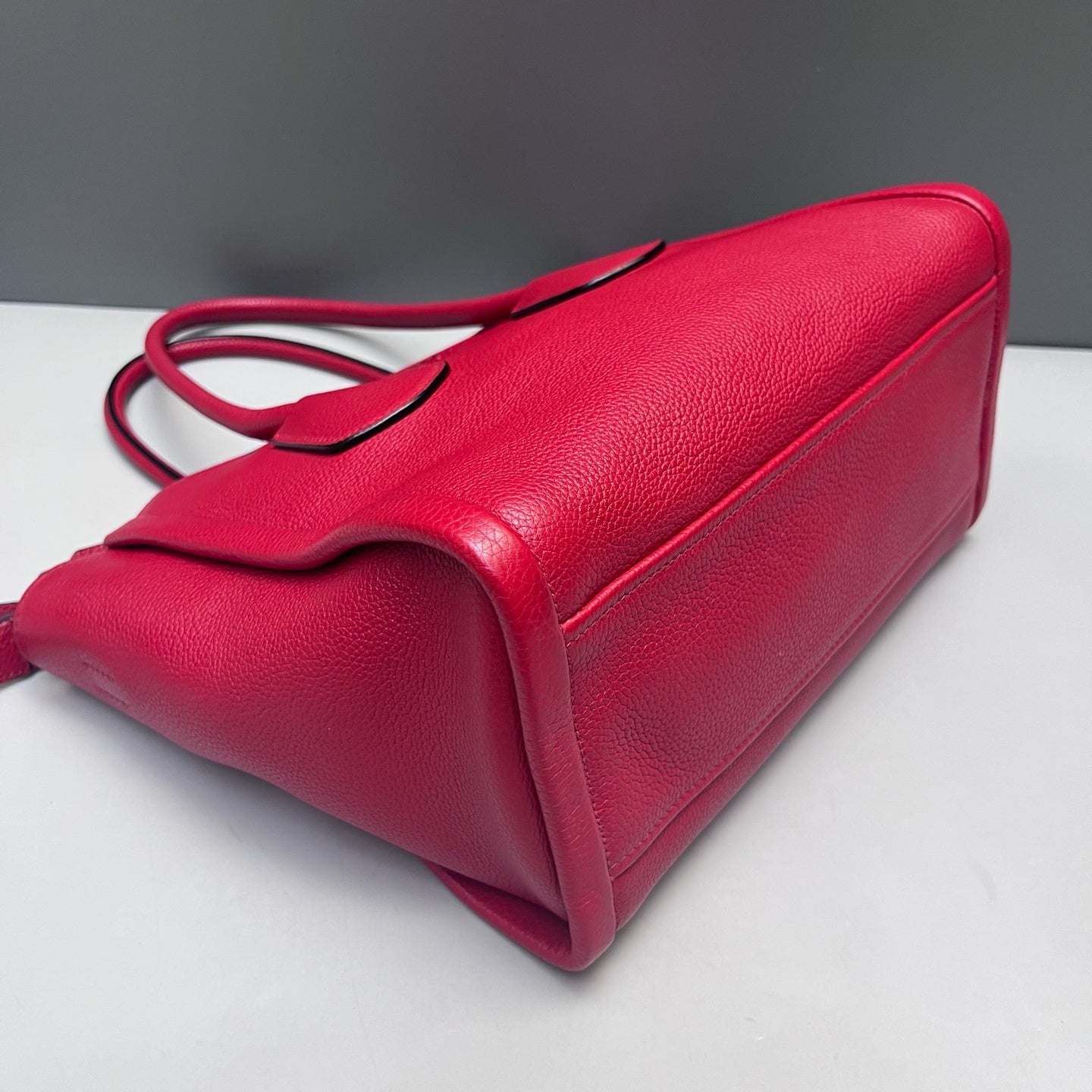 Prada - Galleria Tote - Grained calfskin leather - Red - (medium)