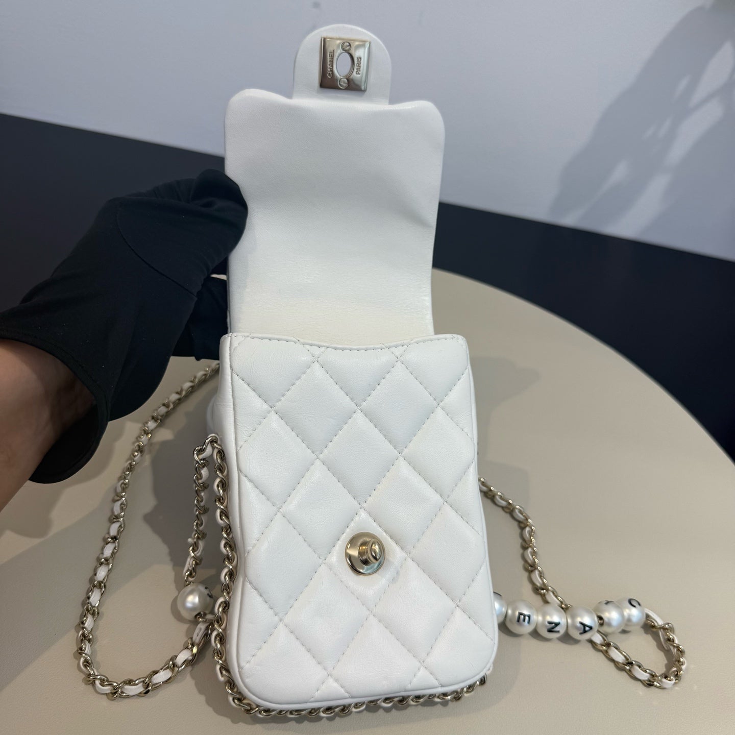 Chanel - Phone Holder with Pearl Chain - Lambskin leather - White - (mini)