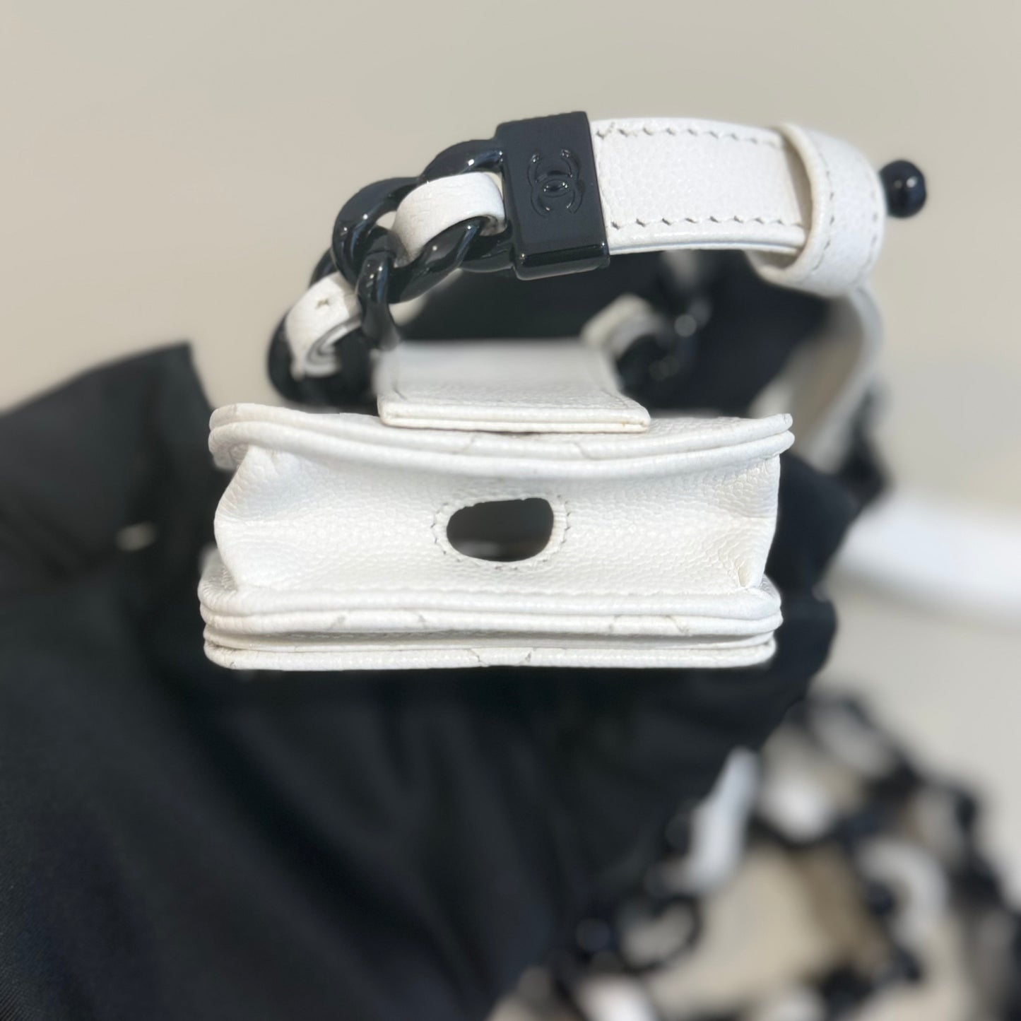 Chanel - Quilted Mini Pouch with Chain Belt - Grained leather - White - (mini)