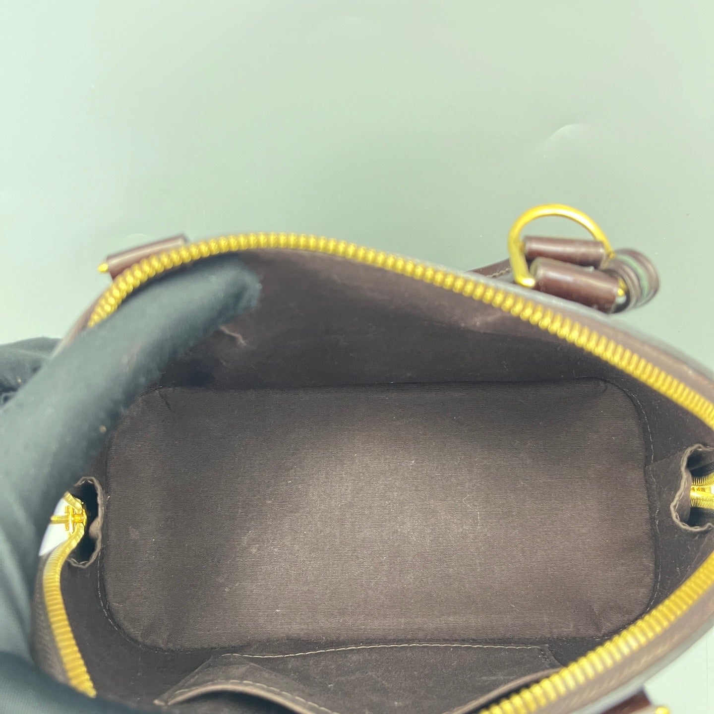 Louis Vuitton - Alma BB - Vernis patent leather with embossed monogram - Black Cherry - (Mini)