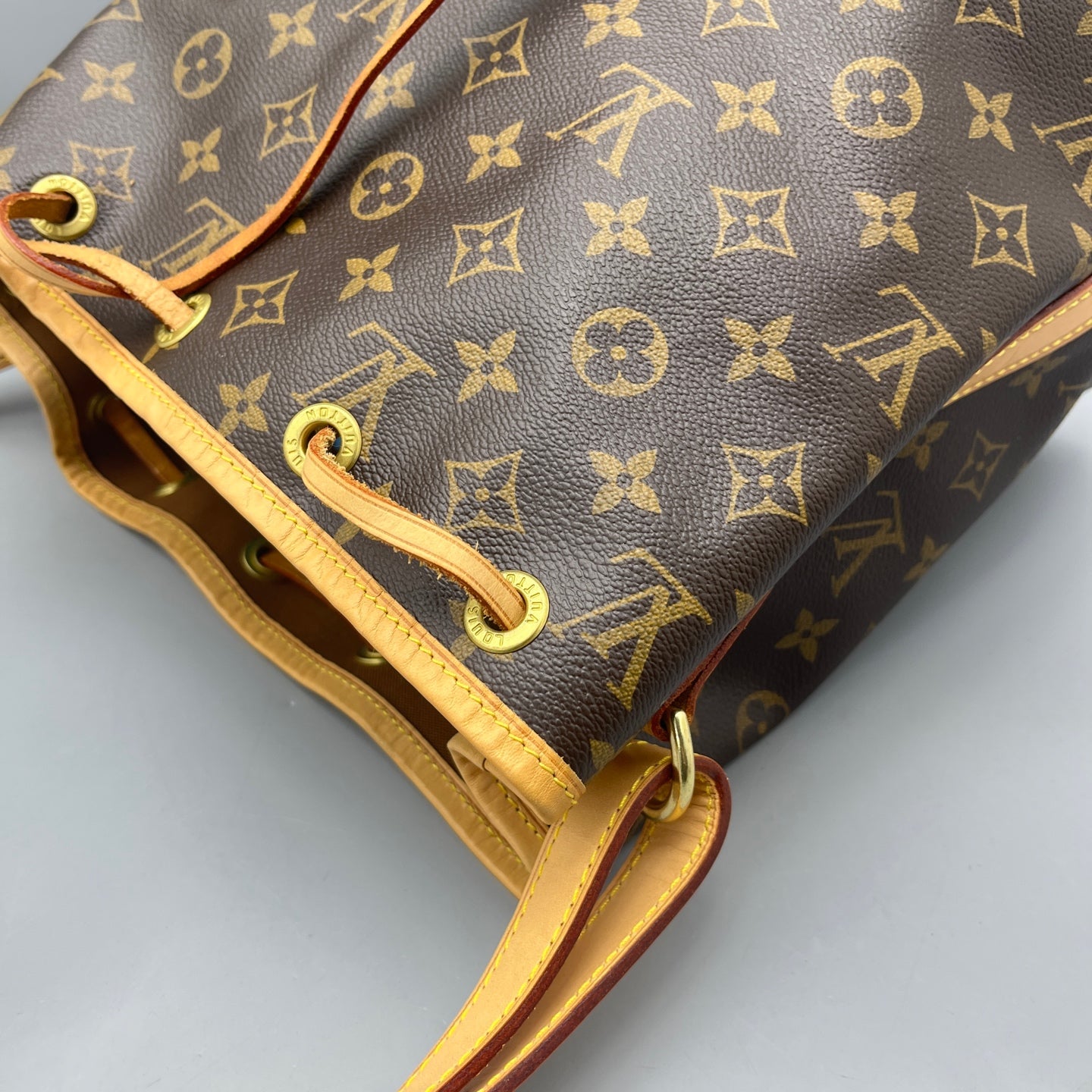 Louis Vuitton - Noe - Monogram coated canvas and Vachetta leather - Brown - (Medium)