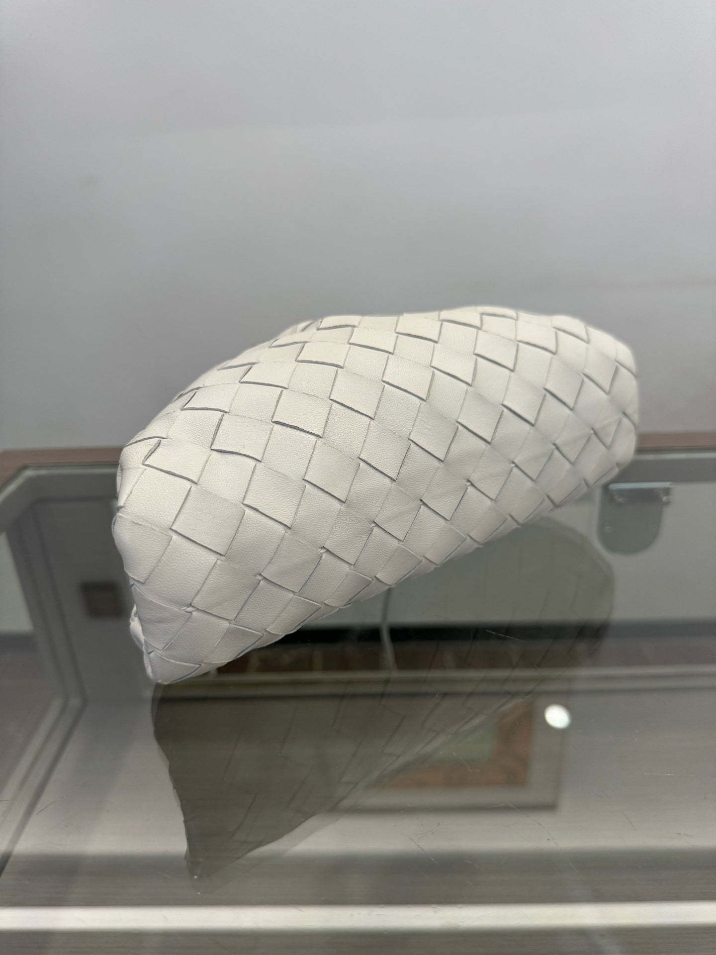 Bottega Veneta - The Mini Pouch - Lambskin leather - White - (mini)