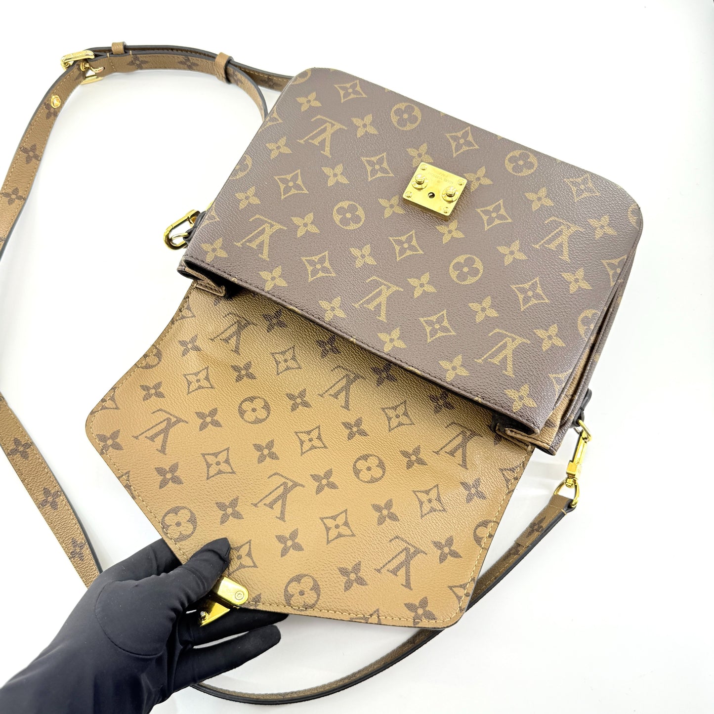 Louis Vuitton - Pochette Metis - Monogram coated canvas with leather trim - Multicolour - (Medium)