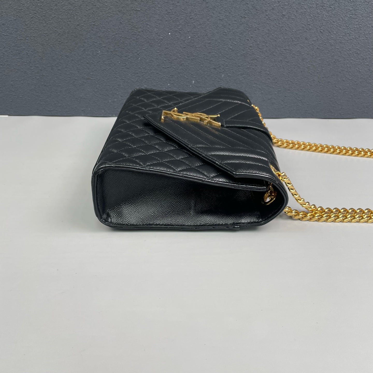 Saint Laurent - Envelope Chain Bag - Caviar cowhide leather - Black with Gold-Tone Hardware - (medium)