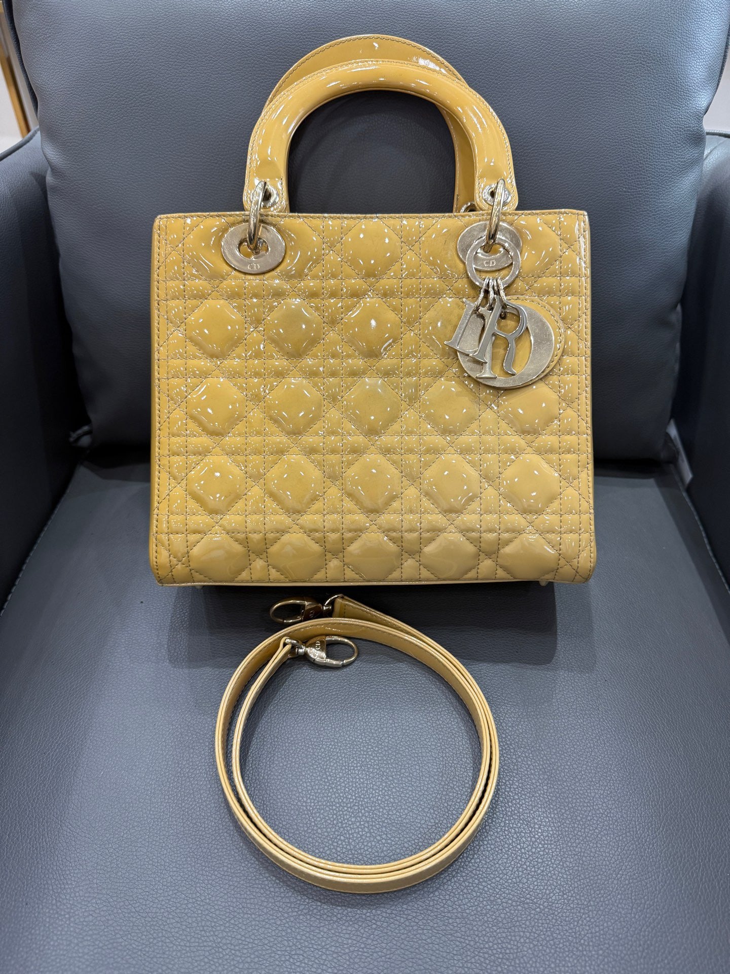 Dior - Lady Dior - Patent leather - Beige - (Medium)