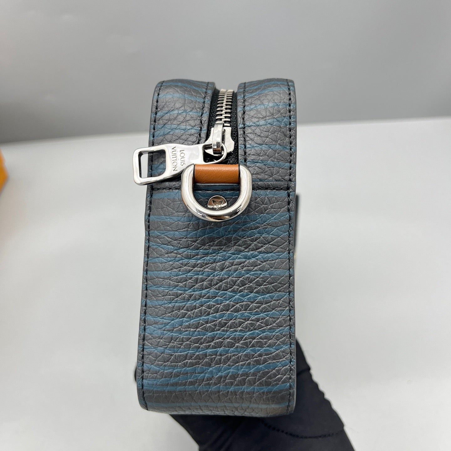 Louis Vuitton - Outdoor Messenger PM - Monogram Shadow leather - Black - (Small)