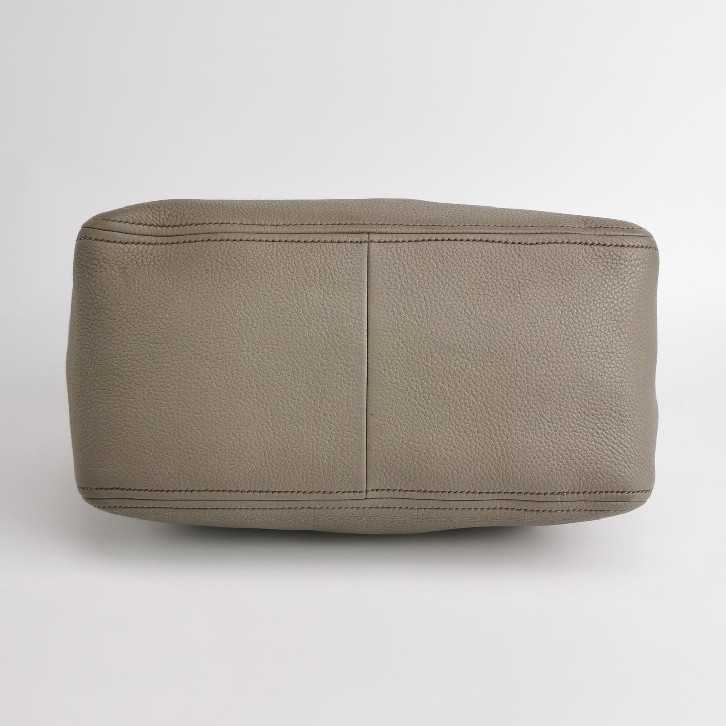 Prada - Vitello Daino Top Handle Bag - Pebbled cowhide leather - Grey - (Large)