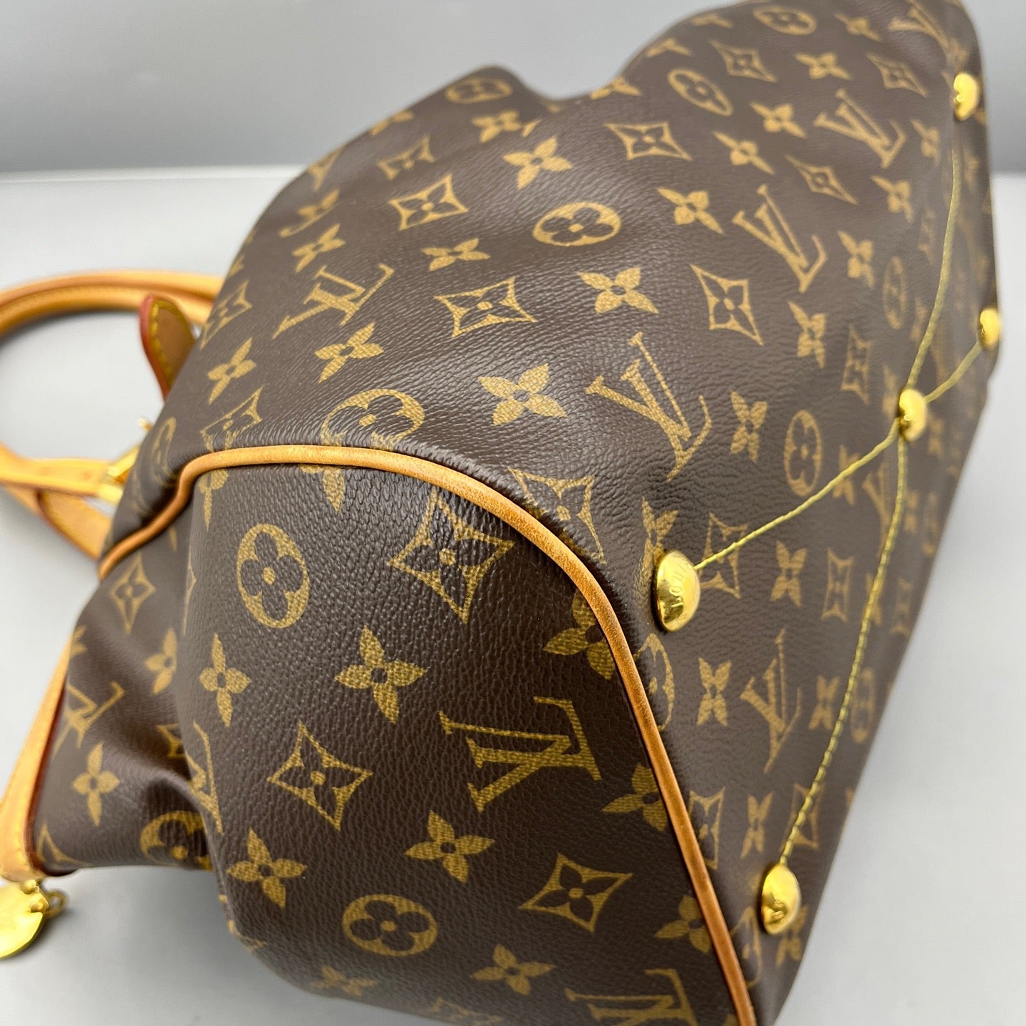 Louis Vuitton - Tivoli PM - Monogram coated canvas with Vachetta leather trim - Brown - (Medium)