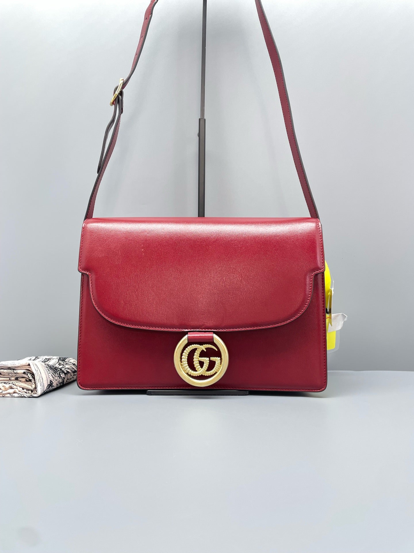 Gucci - Double G Messenger Shoulder Bag - Leather - Red with Gold-Tone Hardware - (Medium)