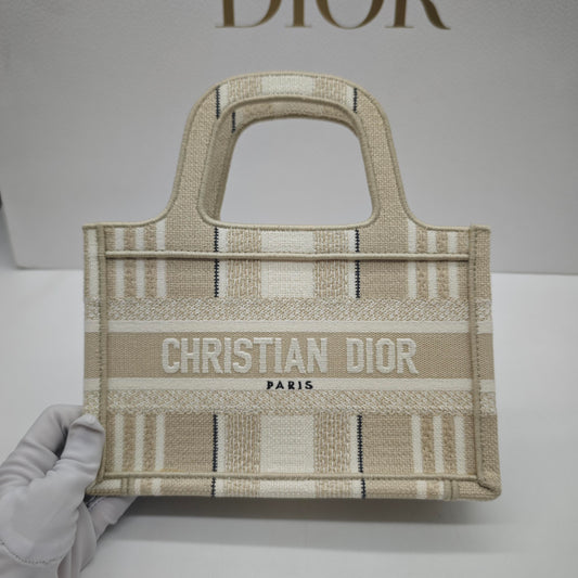 Dior - Book Tote Mini Horizontal - Embroidered cotton textile - Beige - (mini)