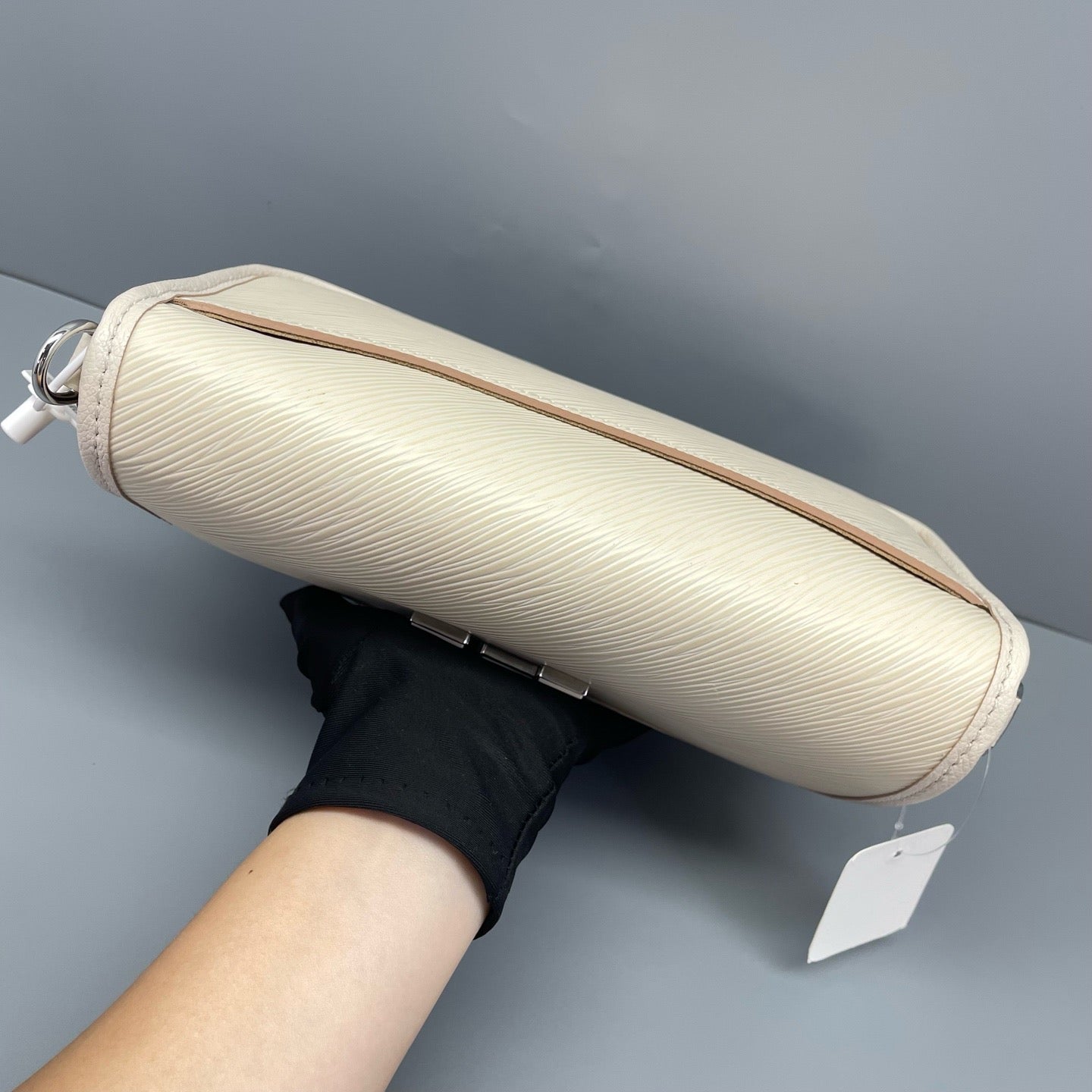 Louis Vuitton - Baguette Shoulder Bag - Epi leather - White - (Small)