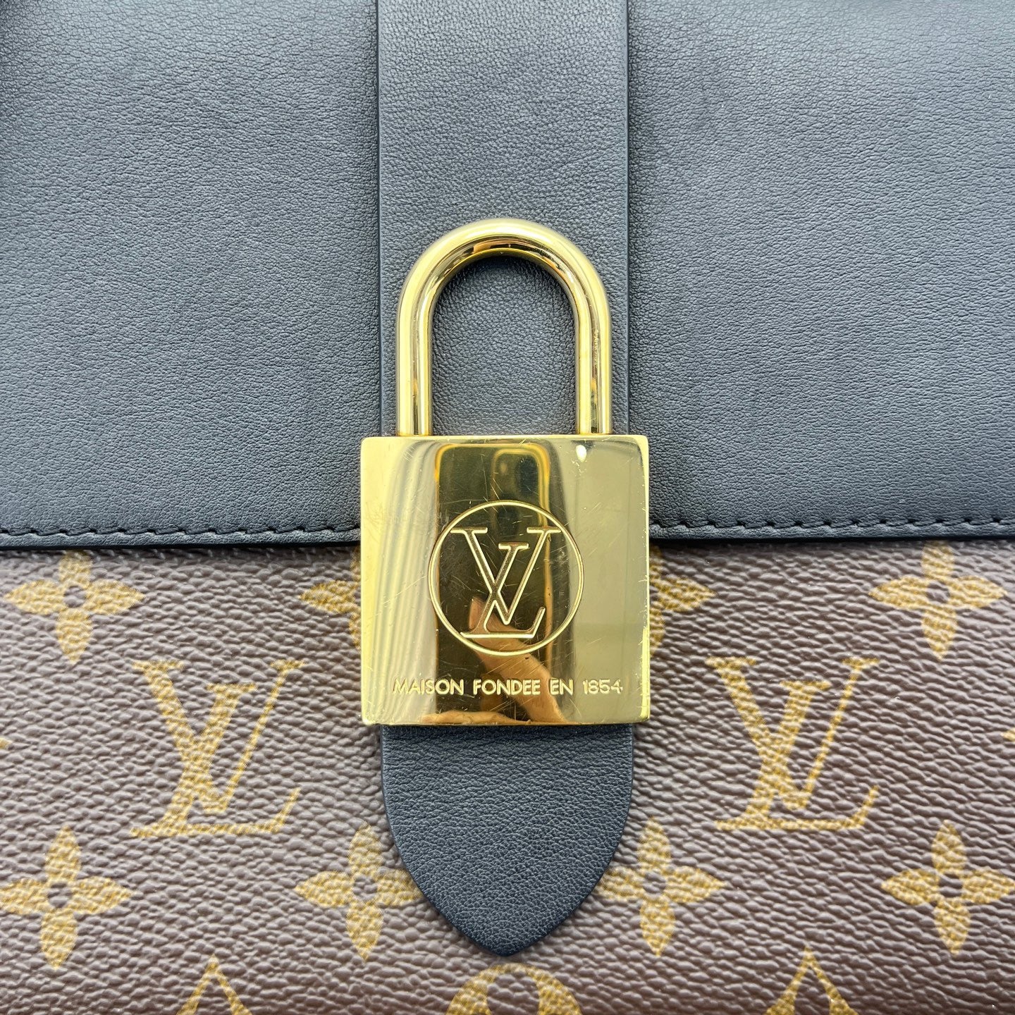 Louis Vuitton - Locky BB - Monogram coated canvas with smooth leather trim - Monogram brown and black - (mini)