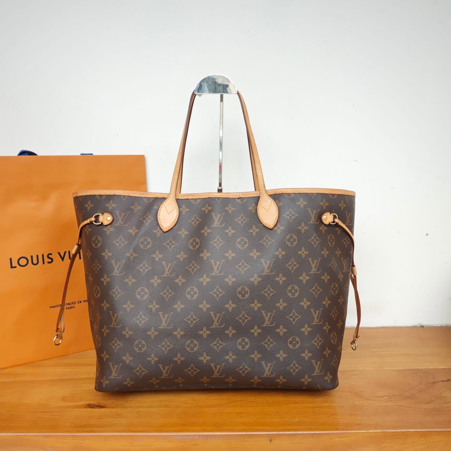 Louis Vuitton - Neverfull GM - Monogram coated canvas with natural cowhide leather trim - Brown - (Large)