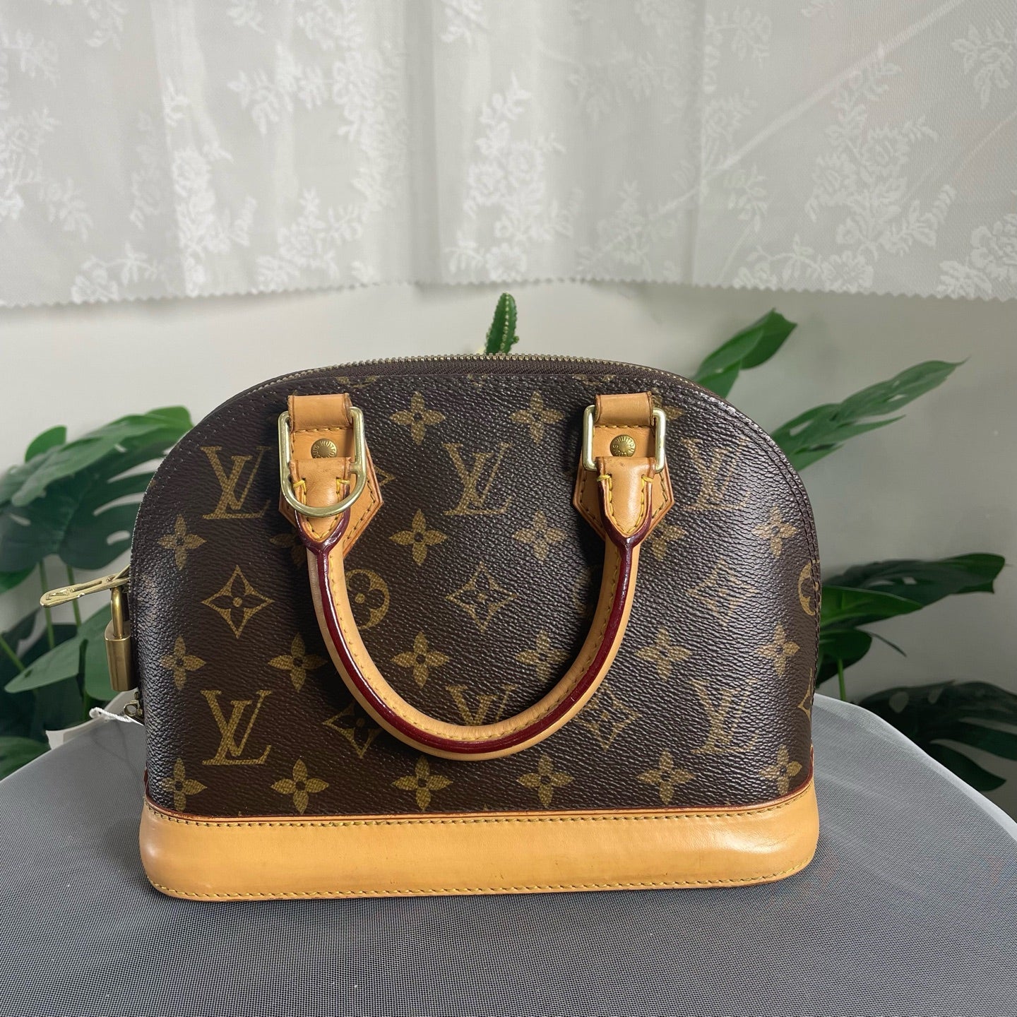Louis Vuitton - Alma BB - Monogram coated canvas with Vachetta leather trim - Brown - (mini)