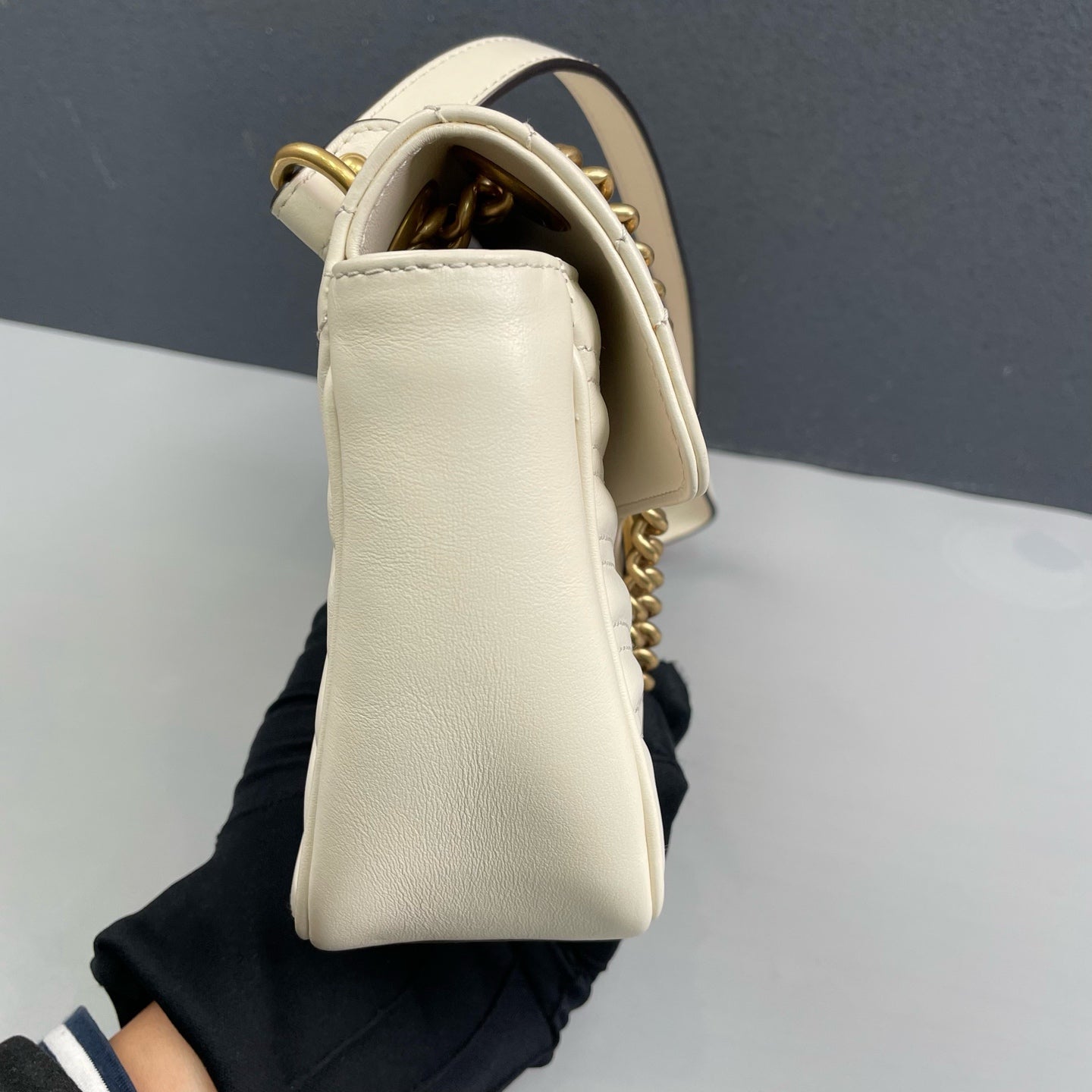 Gucci - GG Marmont Matelassé Shoulder Bag - Leather - White - (Medium)